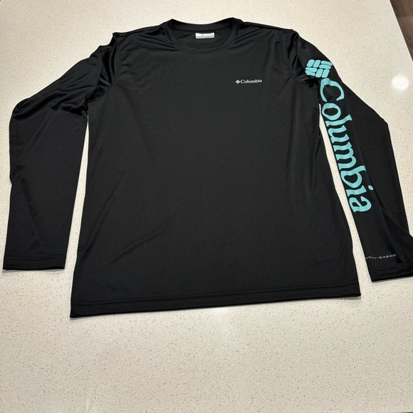 Columbia Omnishade Black Long Sleeve with Teal Logo - size M - Picture 1 of 7
